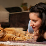 tecnicas para prevenir el comportamiento posesivo en gatos al compartir juguetes 1